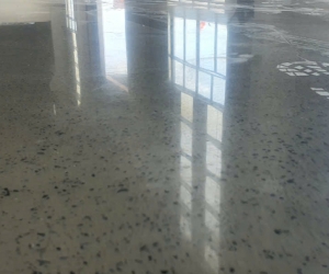 Cách xử lý vết nứt chân chim trên sàn bê tông hiệu quả nhất