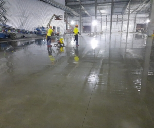 Project: Lixil Phase 2 - 50.000 m2: - Liquid Hardener + Epoxy Coating.